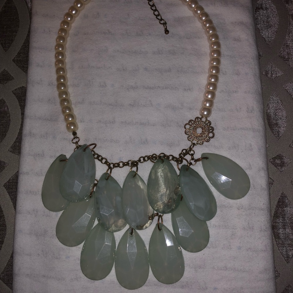 Blue and pearl colored necklace